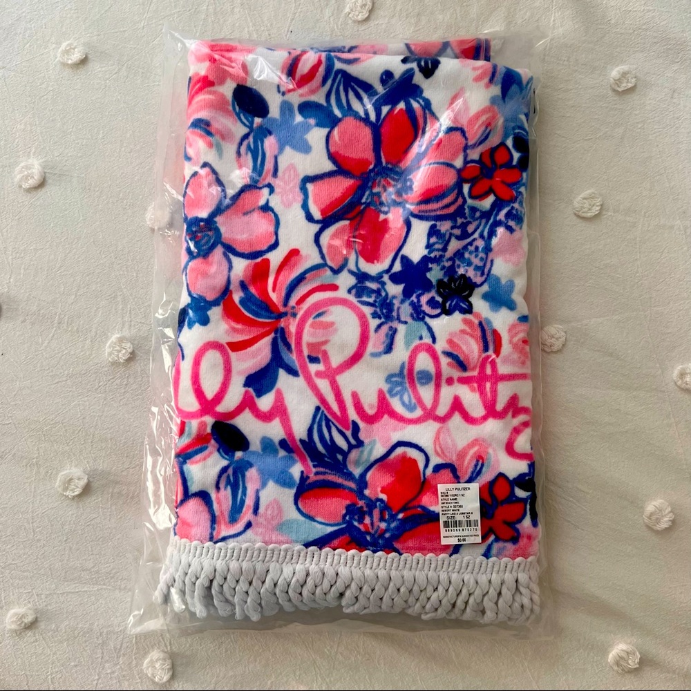 Lilly Pulitzer - GWP Towel NWT